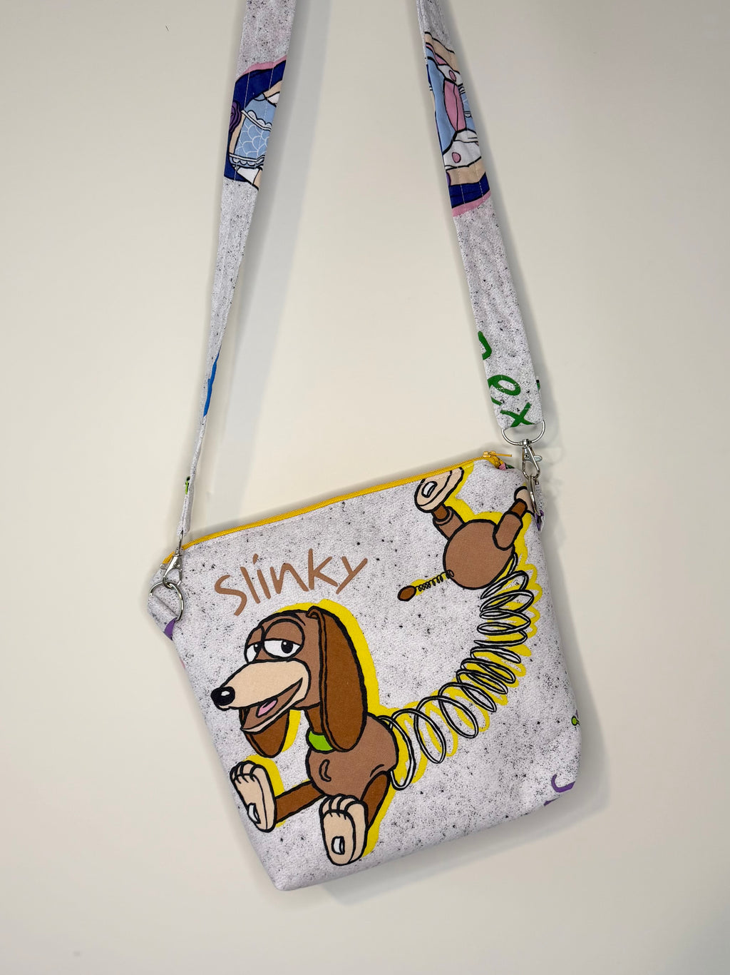crossbody of spring dog
